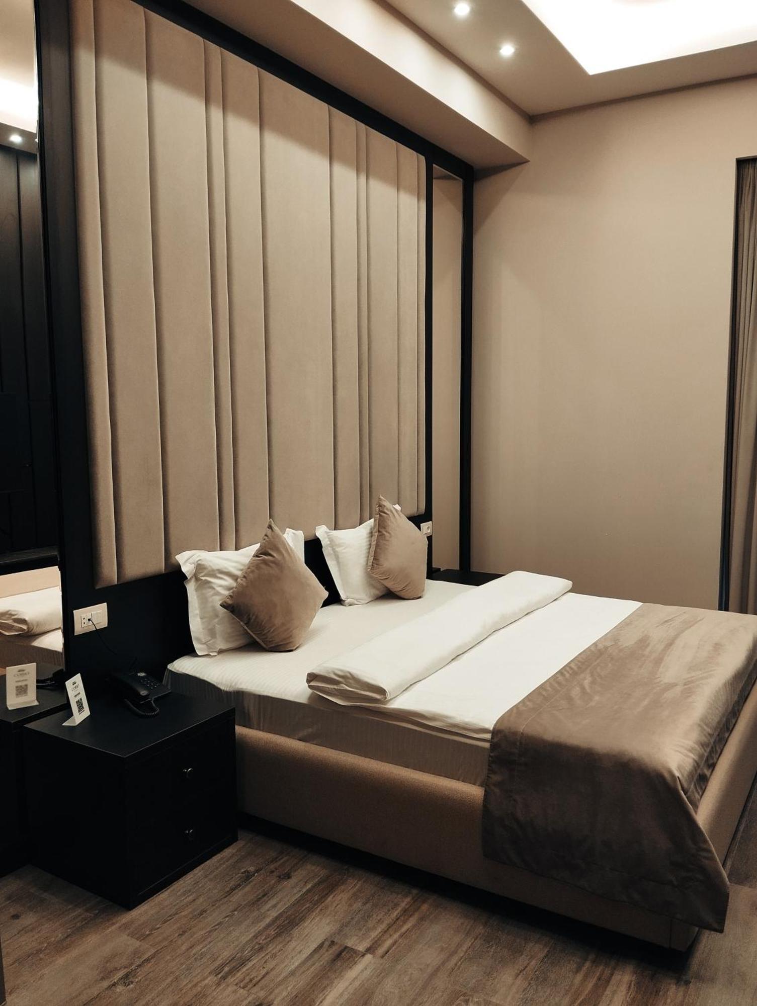Soho Hotel City Centre Erevan Esterno foto